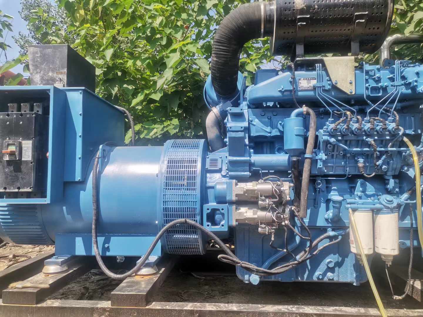 青山湖详细说明降低 800kW 柴油发电机输出电流波动的方法